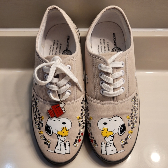 SNOOPY AND WOODSTOCK Floral Tan Canvas Sneakers Women's 10 The Bradford Exchange - Picture 13 of 16